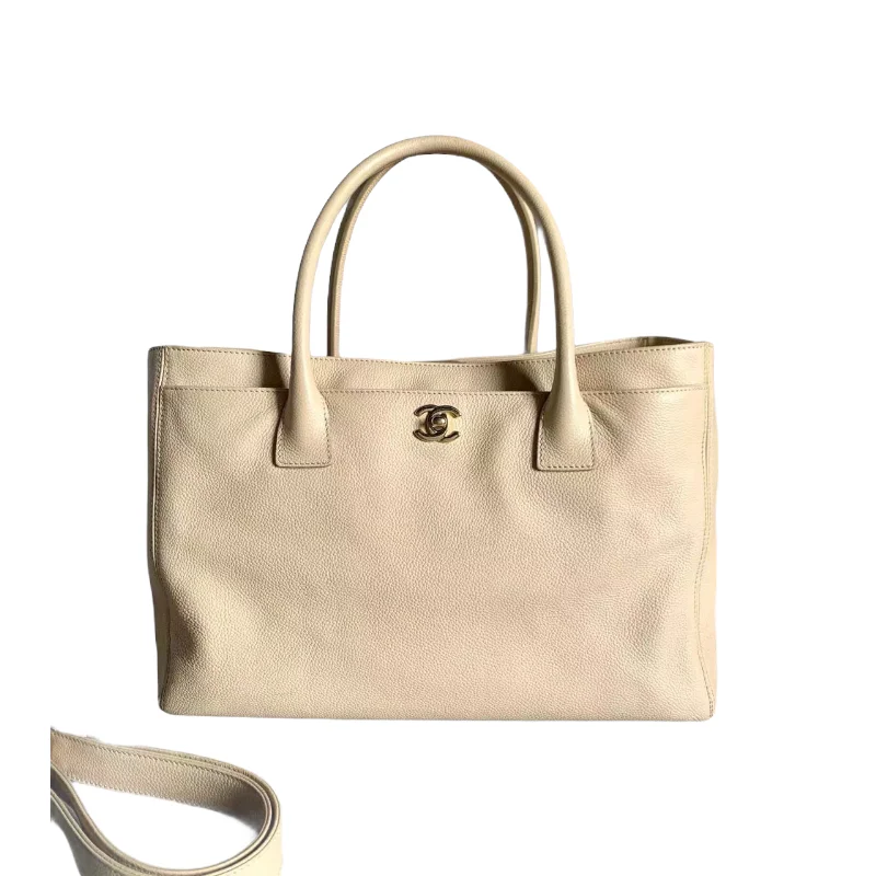 Chanel Medium Tote Bag for Office LadiesChanel Medium Tote Bag for Office LadiesExecutive Cerf Tote Caviar Beige GHW